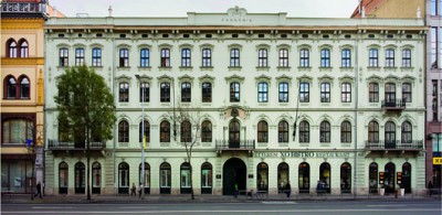 Budapest, Wissenschaftsuniversität Loránd Eötvös - "Trefort-Garten" Rekonstruktion -  Gebäude von Rákóczi út 5. (eher Hotel<br> Pannonia, früher Hotel Goldener Griff)